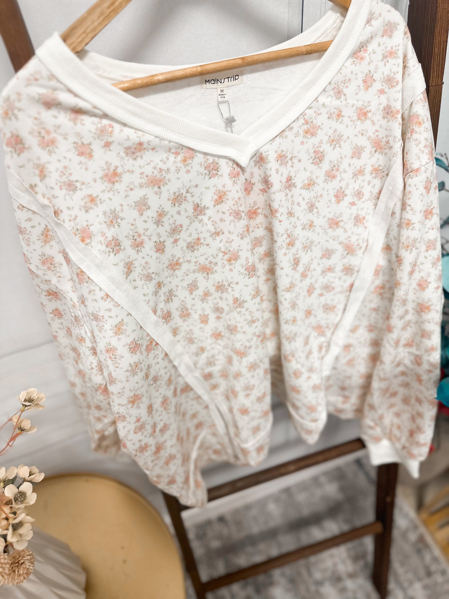 Blush Meadow Floral Pullover – Soft V-Neck Lounge Sweatshirt