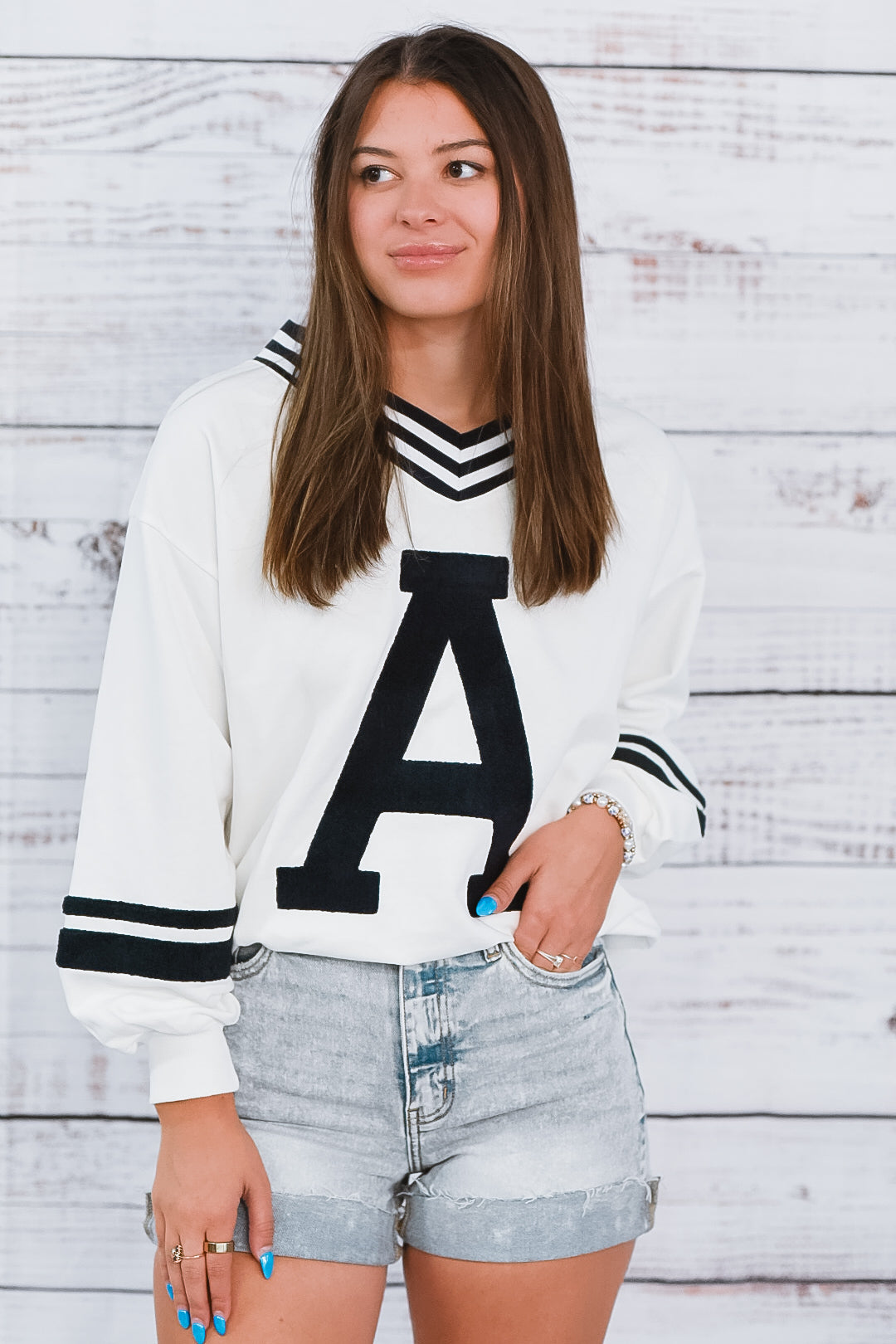 Auburn A White and Navy Pullover Top