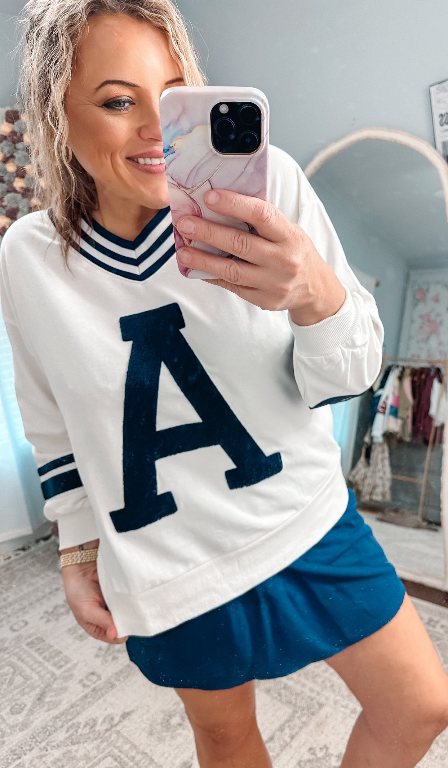 Auburn A White and Navy Pullover Top