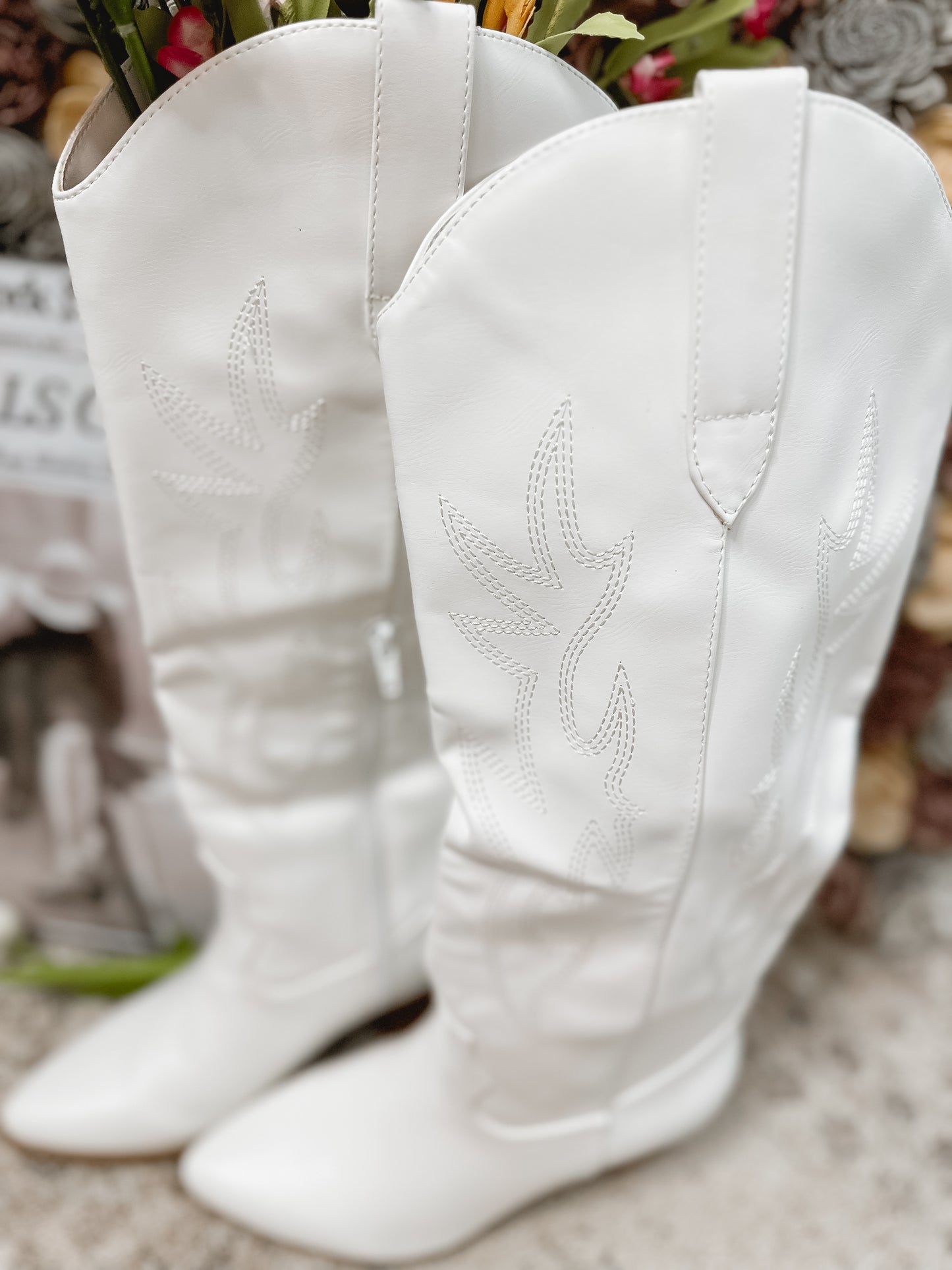 On The move White Cowgirl Boots