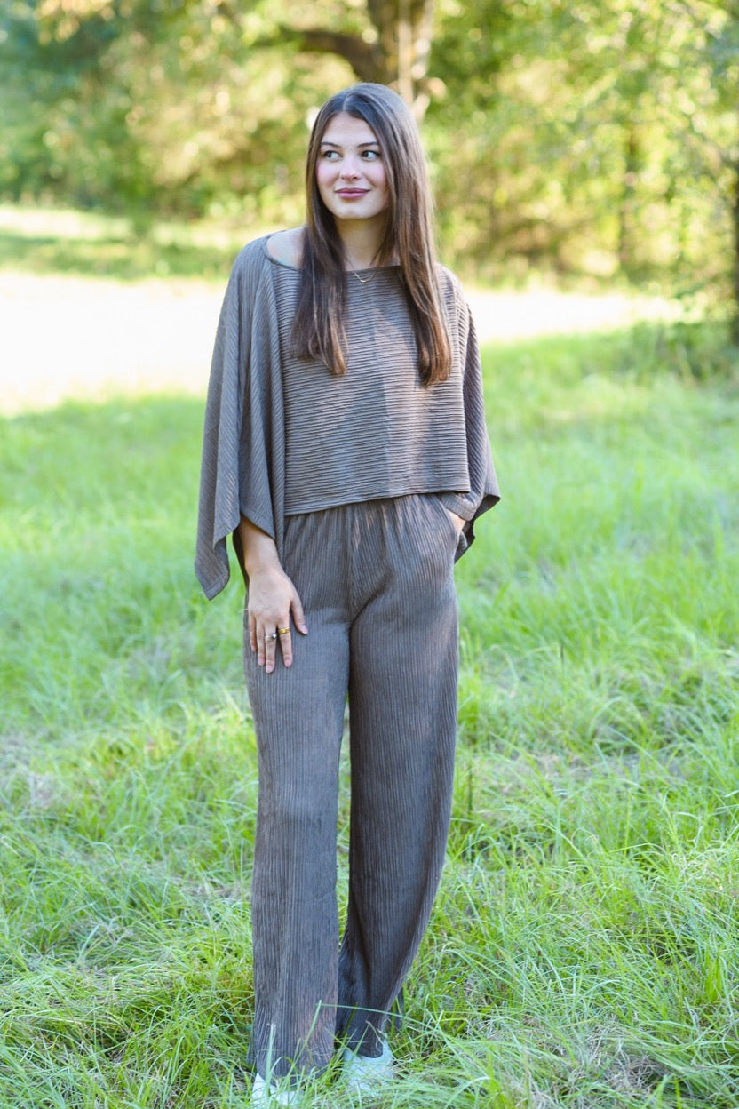 Easy Elegance Pleated Pant Set – Mocha